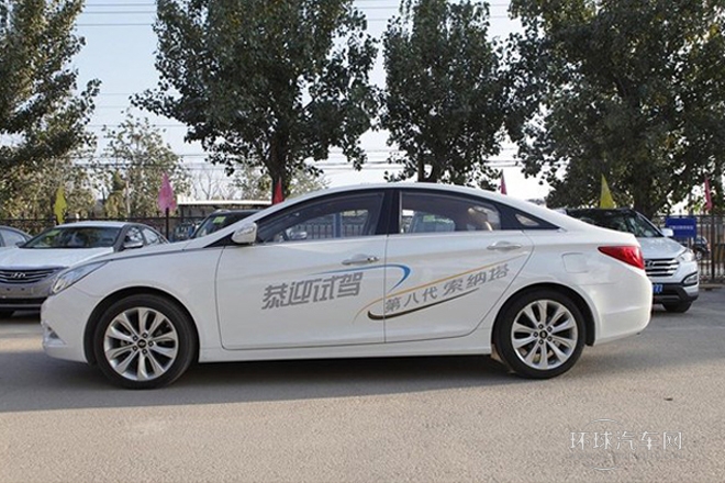 2013款 2.0L 自动顶级版