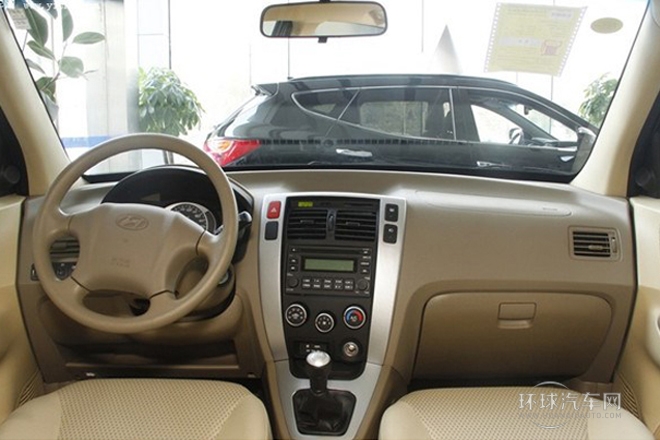 2013款 2.0L 手动两驱舒适型