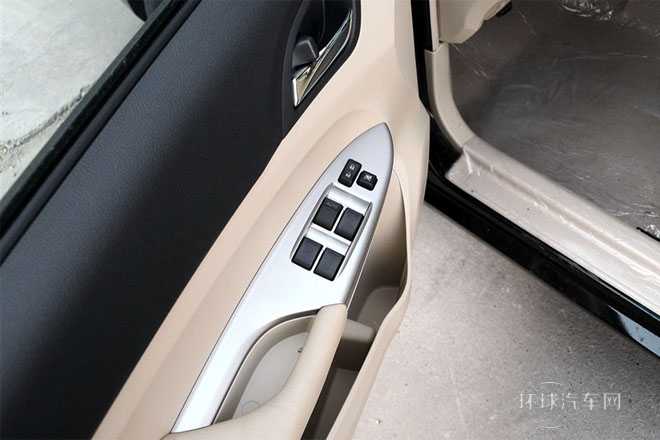 2014款 1.5L 手动豪华型
