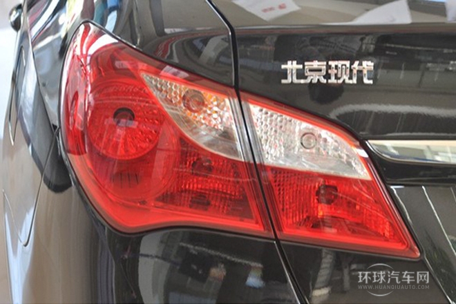 2011款 1.8L 自动豪华型
