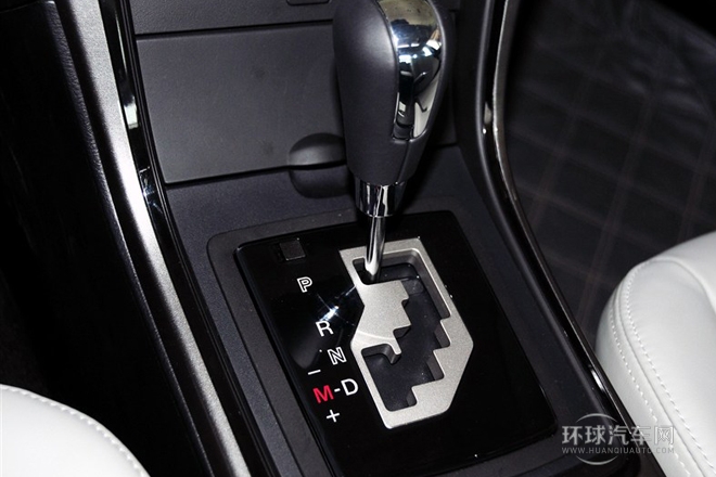 2012款 2.0L 自动豪华版