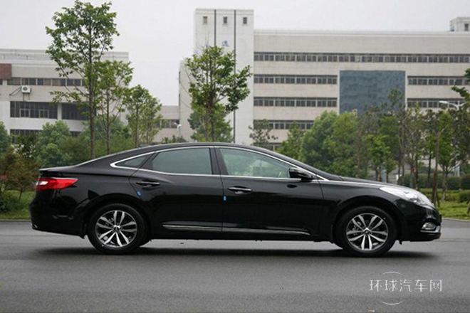 2011款 3.0L 尊贵型