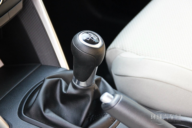 2013款 2.0L 手动两驱舒适型