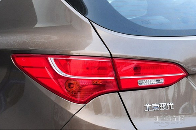 2013款 改款 2.4L 自动四驱智能型
