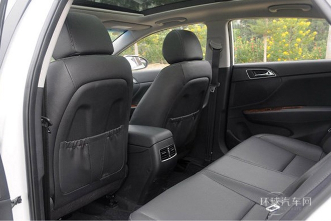 2014款 1.8L 自动尊贵型