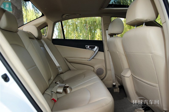 2012款 1.5L 手动旗舰型