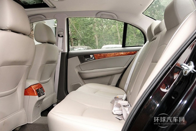 2012款 2.0L 自动尊崇型