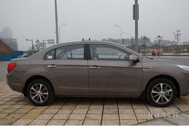 2013款 1.8L 标准型LX