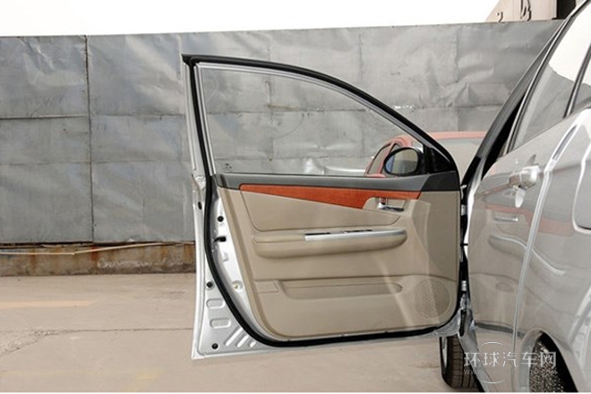 2012款 1.5L 手动舒适A型CNG