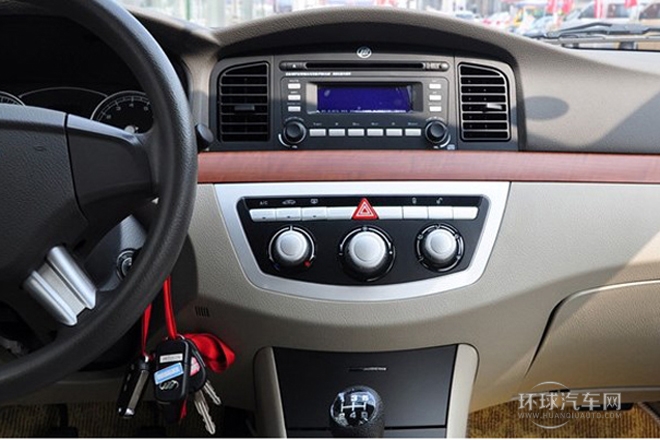 2012款 1.5L 手动豪华型CNG