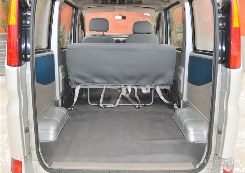 2010款 1.0L豪华型D10A