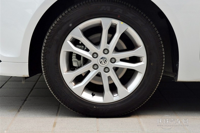 2012款 1.5L 自动领航版