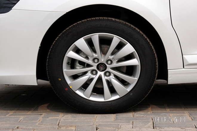 2013款 两厢 1.6L 自动乐尚型