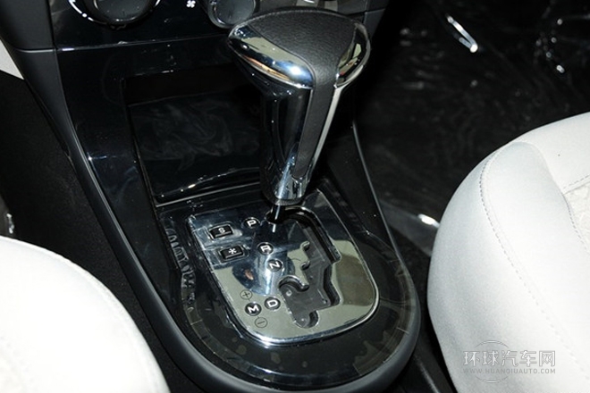 2013款 两厢 1.6L 自动乐尚型
