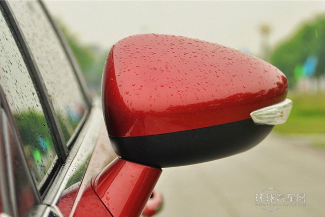 2013款 两厢 1.6L 自动乐享型