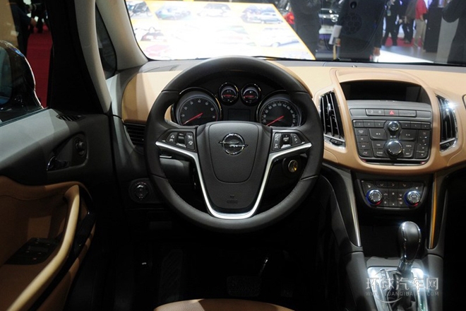 2013款 1.4T 七座豪华型