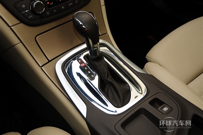 2013款 2.0T 两驱豪华型