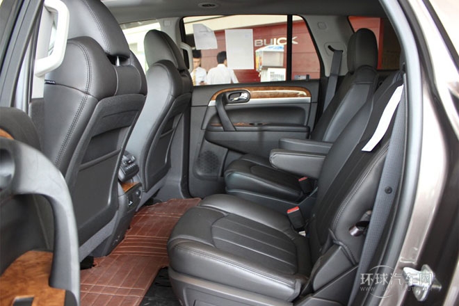 2013款3.6L 两驱雅致版