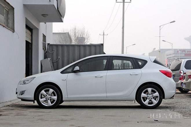 2014款 1.6L 自动 时尚运动型