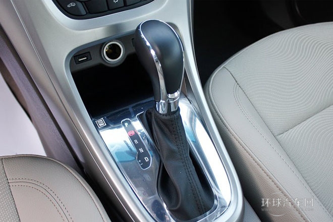 2013款 1.6L 自动 舒适版