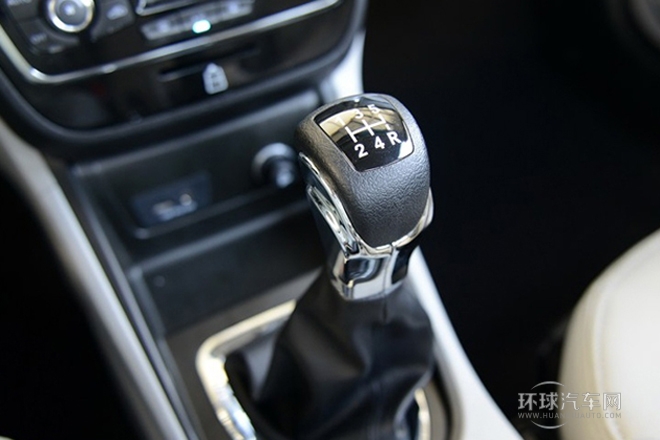2014款 1.5L 手动尊逸型