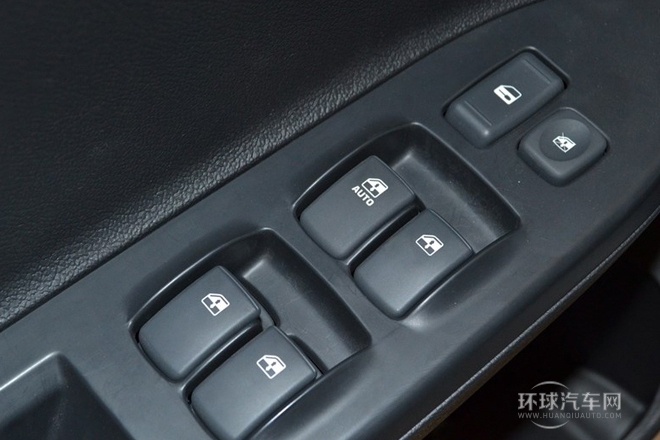 2014款 1.3L 手动豪华型