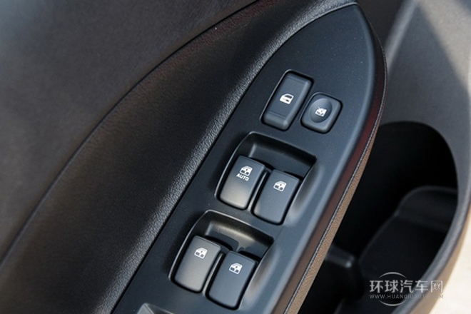2014款 CROSS 1.3L 手动豪华型