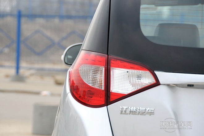 2013款 1.8L MT豪华型