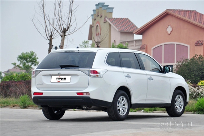 2013款 2.0L 四驱都市导航版 5座
