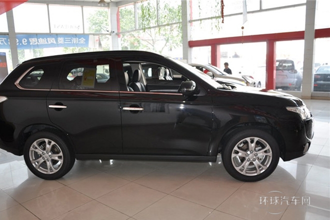 2013款 2.4L 四驱豪华导航版 5座
