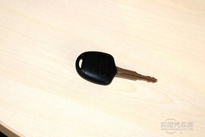 2012款 3.8L 尊贵版