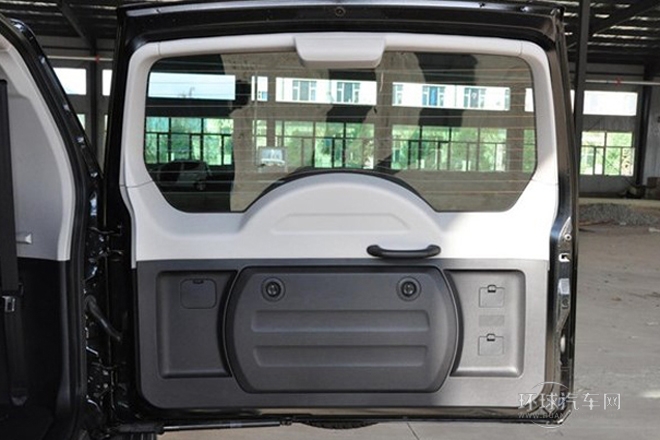 2012款 3.8L 尊贵版