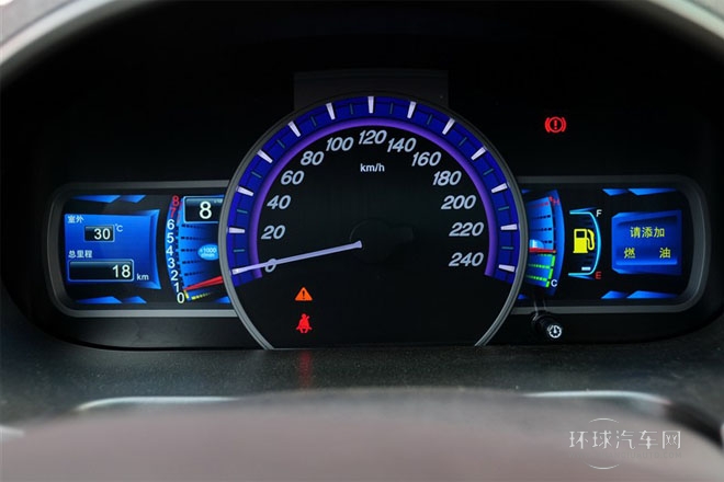 2013款 白金版 2.0L 手动尊贵型