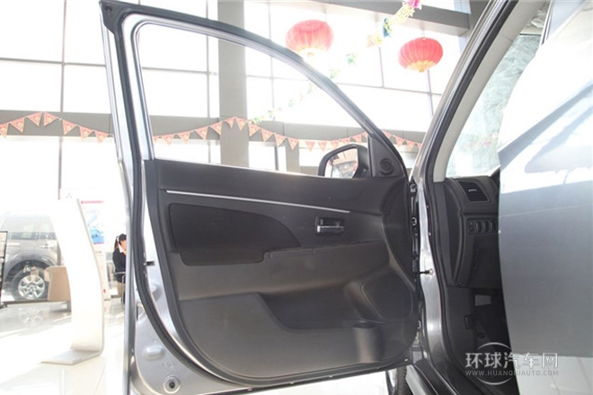 2013款 2.0L 手动两驱舒适版