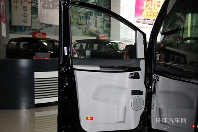 2013款 2.0T 汽油自动商务版