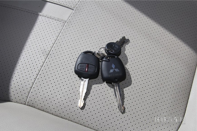2014款 3.0L 自动四驱行政版