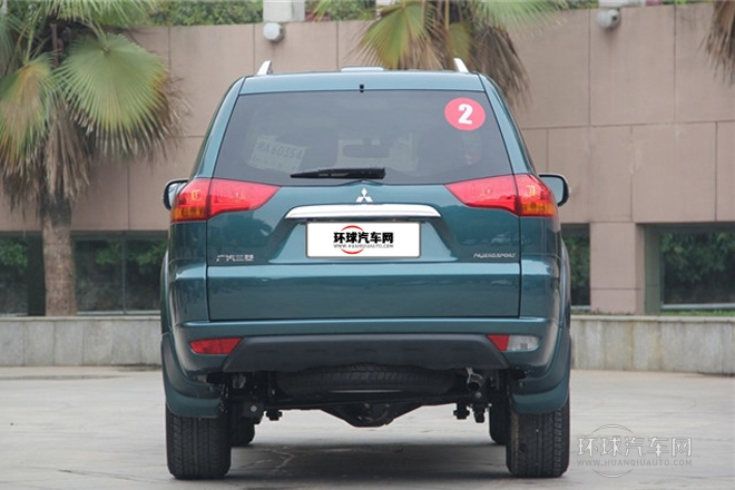 2013款 3.0L 自动四驱旗舰版