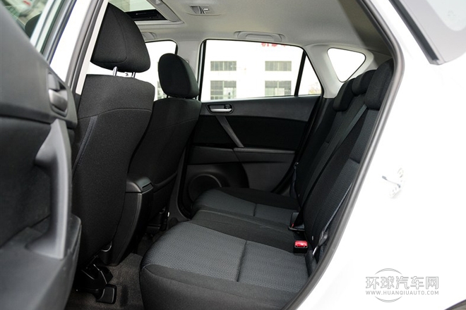 2013款 两厢 1.6L 自动精英型
