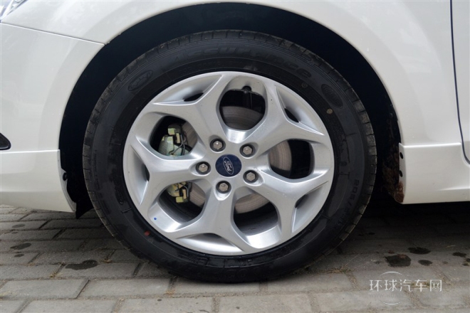 2014款 两厢经典 1.8L 手动酷白典藏版