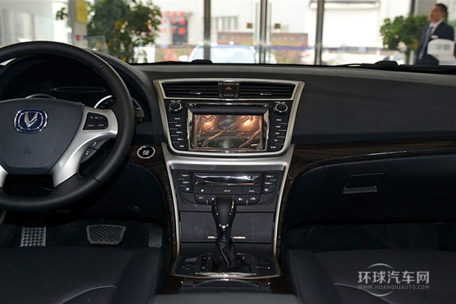 2014款 1.8T 自动尊贵周年版 国IV