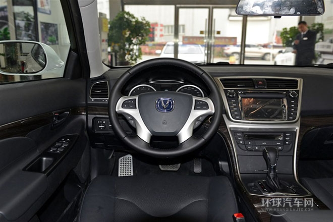 2014款 1.8T 自动尊贵周年版 国IV