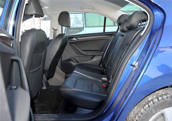 2015款 1.6L 自动豪华型