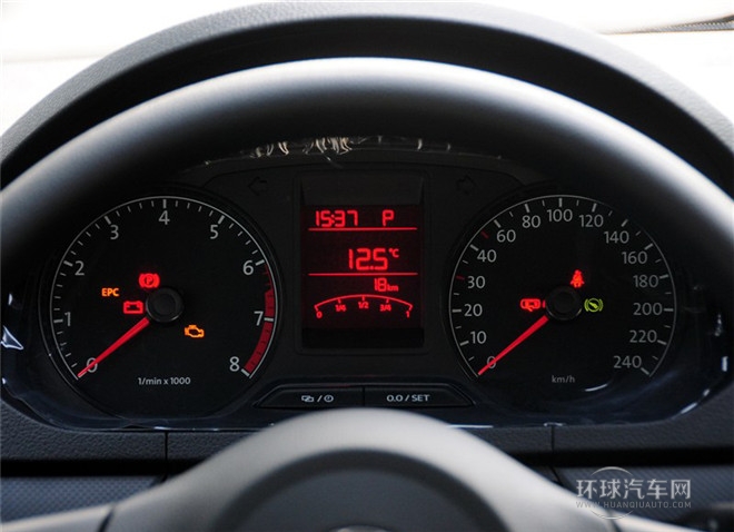 2015款 1.6L 自动时尚型