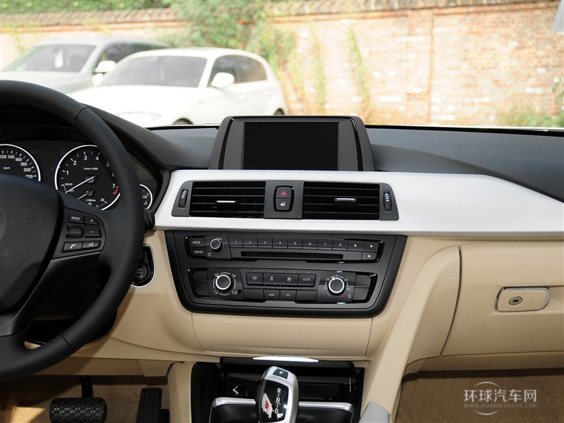 2015款 320i 进取型