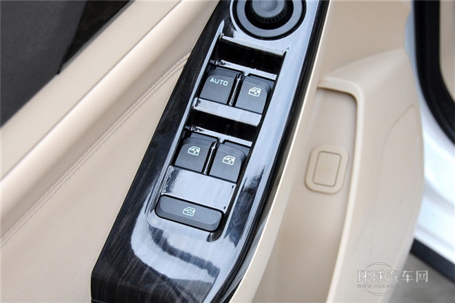 2014款 1.5L 手动舒适型 7座