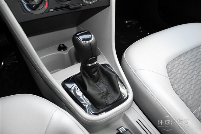 2015款 1.6L 自动智选型