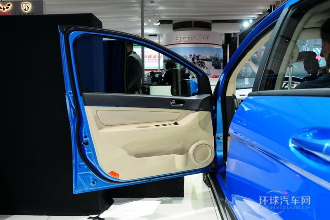 2015款 CROSS 1.5L 自动乐尚版