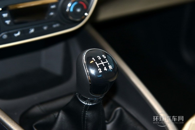 2015款 1.5L 手动时尚型