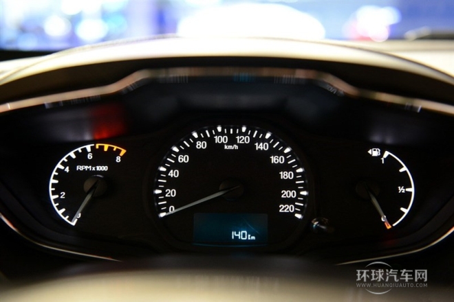 2015款 1.5L 手动时尚型