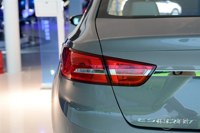 2015款 1.5L 手动时尚型